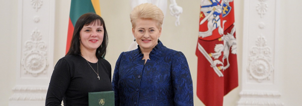 Tarp geriausių Konstitucijos žinovų – Savivaldybės darbuotoja