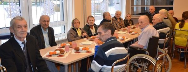 Čiužiakampio senelių globos namuose – šiltas kalėdaičių dalijimosi susitikimas