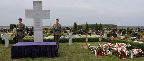 Armijos Krajovos karių laidojimo ceremonija Eišiškėse